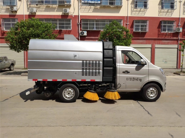 國六0.5方水 1.5方塵長(zhǎng)安 掃路車