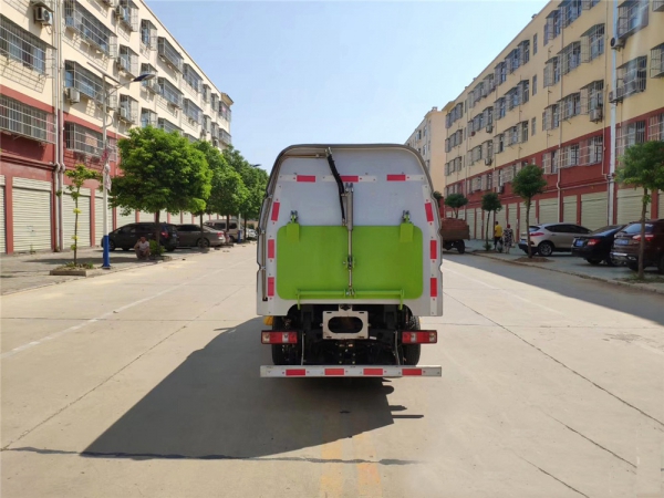 國六0.5方水 1.5方塵長(zhǎng)安 掃路車